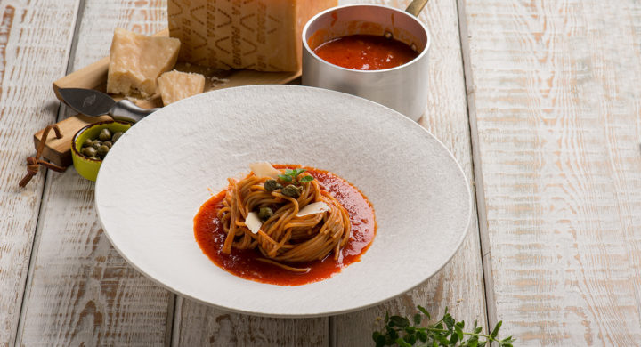 Spaghetti al teff con pomodori